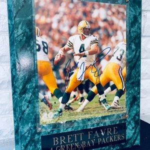 Brett Farve - Autograph - Football - Packers